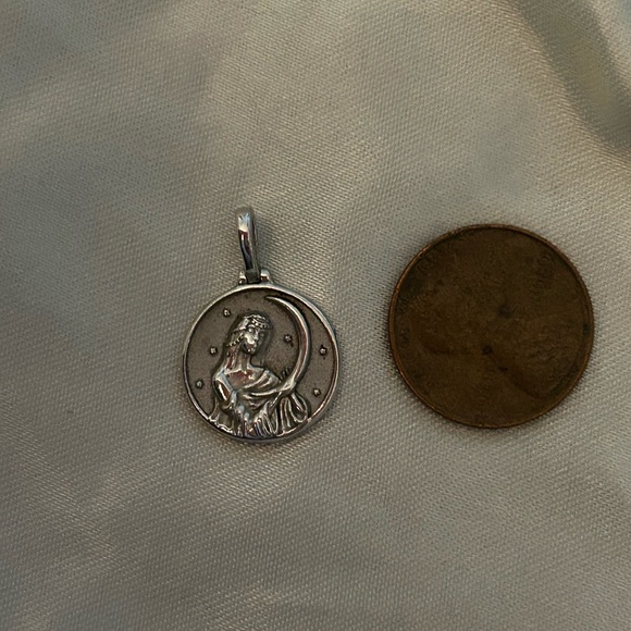 Mini Selene Goddess Pendant Awe Inspired - Picture 2 of 3